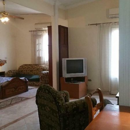 Elegant Heliopolis, Studio-Apartment カイロ エクステリア 写真